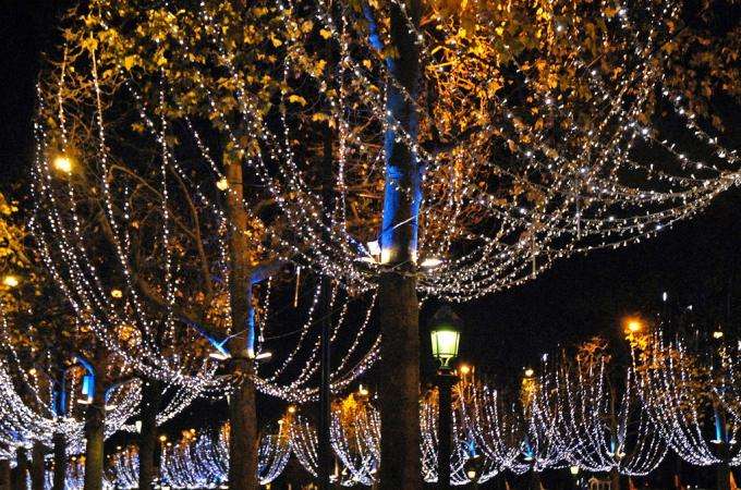 Venez rêver sur le marché de Noel de Saint-Germain et sur les Champs-Elysées !