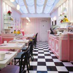 Vice Versa Hôtel Paris - salle petit dejeuner rose gourmandise